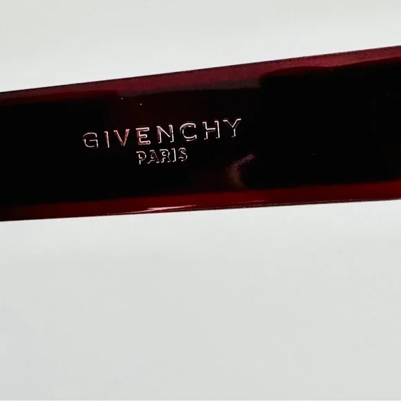 Givenchy Square Oversized Sunglasses     GV 7015/S - Picture 4 of 7